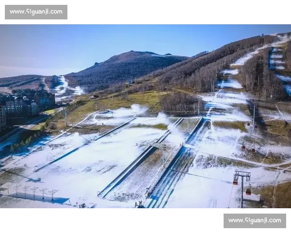 崇礼冬奥场馆焕新颜:2000 青少年定向赛点燃冰雪活力 崇礼冬奥场馆焕新颜:2000 青少年定向赛点燃冰雪活力