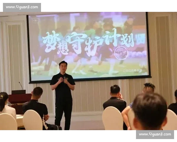 浙江队冬窗追锋线新星受阻 重庆升超 + 长约锁死向余望 浙江队冬窗追锋线新星受阻 重庆升超 + 长约锁死向余望